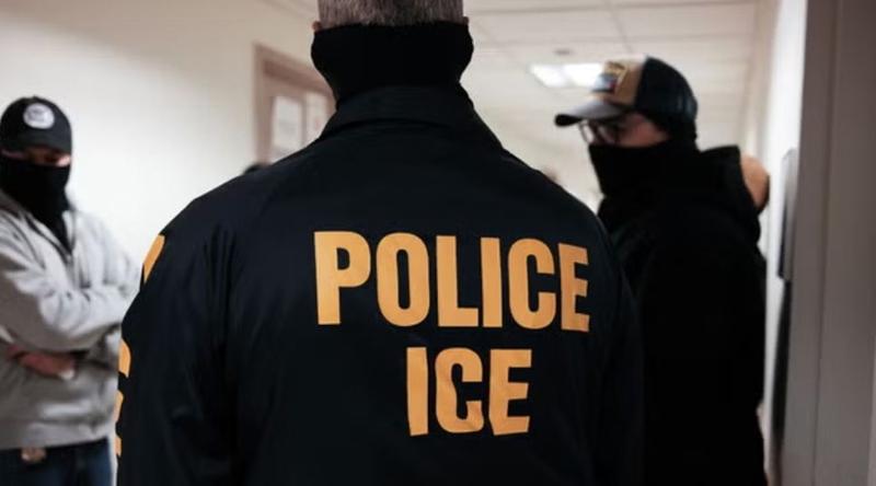 প্রেমের টানে যুক্তরাষ্ট্রে গিয়ে আটক ৮৬ বছর বয়সী নারী