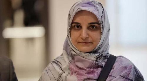 ১ বছরেরও বেশি পর ফ্রান্স থেকে মুক্ত হয়ে ইরানে ফিরেছেন মাহদিয়ে এসফান্দিয়ারি