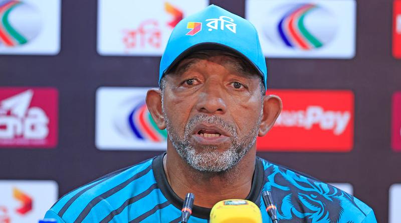 বিসিবি সভাপতি পরিবর্তন নিয়ে সিমন্স, ‘এখন আর জীবনে কিছুতেই অবাক হই না’