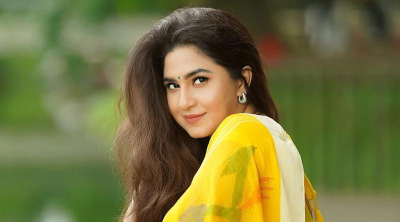 আমার কম কাজ করলেও চলে: স্পর্শিয়া