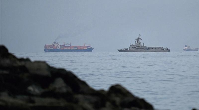 এবার লোহিত সাগর বন্ধ করে দেওয়ার হুঁশিয়ারি দিয়েছে ইরান