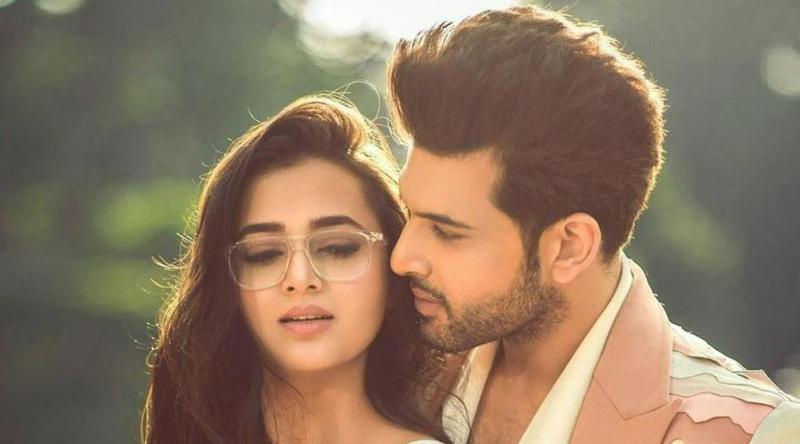 কর্ণ কুন্দ্রার সঙ্গে বিয়ের পিঁড়িতে বসা নিয়ে কী বললেন তেজস্বী?