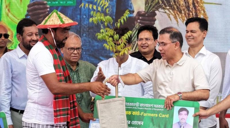 কৃষক কার্ড নিয়ে ভাইরাল কবির সম্পর্কে কী জানা গেল?