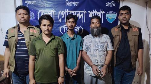 নোয়াখালীতে বাড়িতে ১২শ’ লিটার পেট্রল মজুত, আটক ৩