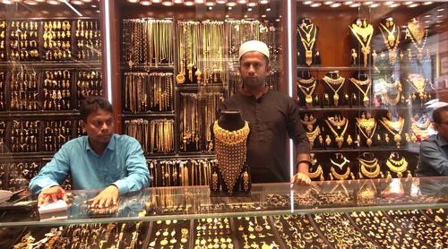 আজ দেশের বাজারে কত টাকায় বিক্রি হচ্ছে স্বর্ণ ও রুপা?