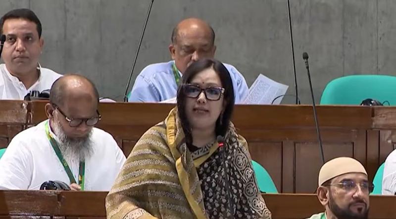 আমার এলাকার হাসপাতাল নিজেই রোগীর মতো: রুমিন ফারহানা