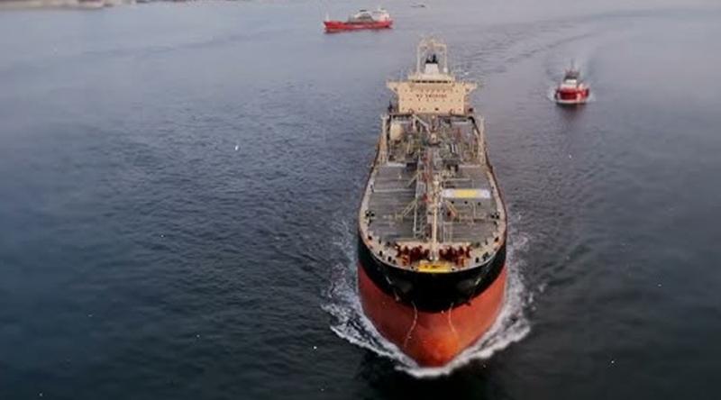 মার্কিন নৌ অবরোধ উপেক্ষা করে হরমুজ পাড়ি ইরানের সুপার ট্যাংকারের