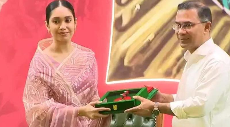 খালেদা জিয়ার পক্ষে স্বাধীনতা পদক নিলেন জাইমা রহমান