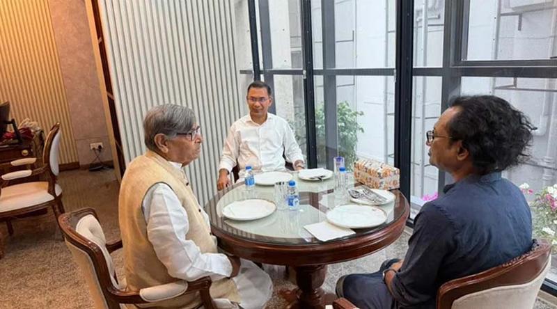 প্রধানমন্ত্রীর সঙ্গে অধ্যাপক আবু সায়ীদের সাক্ষাৎ