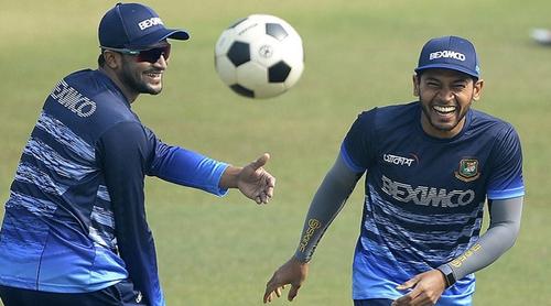 সাকিব-মুশফিকের বিষয়ে কী বললেন মিরাজ?