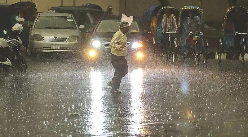 রাতেই দেশের ১৪ অঞ্চলে ৪৫ থেকে ৮০ কি.মি. বেগে ঝড়ের আশঙ্কা