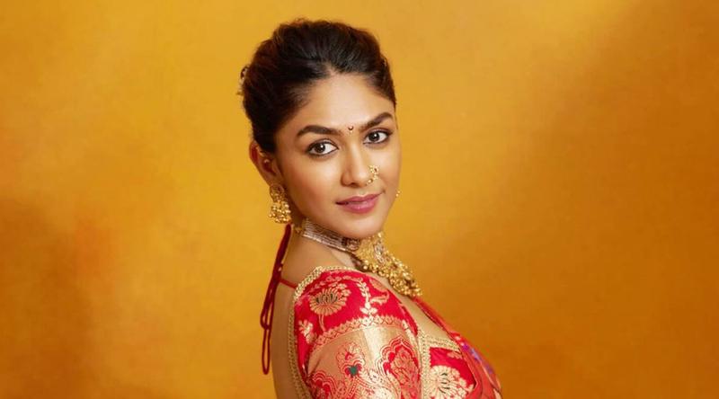 আমার এখন ডেট করার সময় নেই: ম্রুণাল ঠাকুর