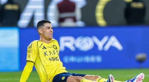 পেটে ব্যথা নিয়েও লড়াই, ড্রেসিংরুমে ঢুকেই বমি