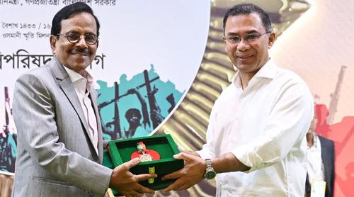 পুরস্কারটি দর্শকদের উদ্দেশে উৎসর্গ করছি : হানিফ সংকেত