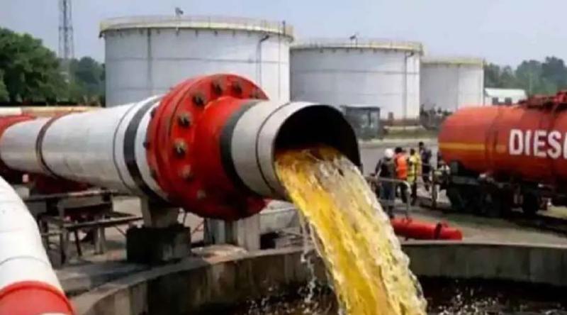 ভারত থেকে ৫ হাজার মেট্রিক টন ডিজেল পাম্পিং শুরু