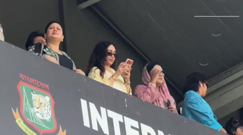 বাংলাদেশের খেলা দেখতে মিরপুর স্টেডিয়ামে জাইমা রহমান