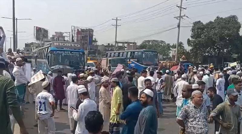 ১০ মাস ধরে গ্যাস সংযোগ বন্ধ, মহাসড়ক অবরোধ