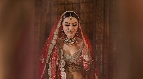 বিচ্ছেদ নিয়ে মুখ খুললেন অভিনেত্রী হানসিকা