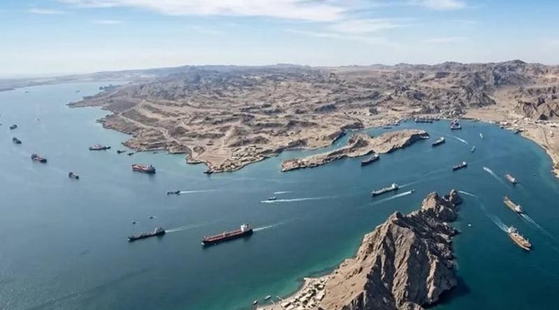 হরমুজ প্রণালিতে জাহাজ চলাচলে শুল্ক আরোপ করবে ইরান