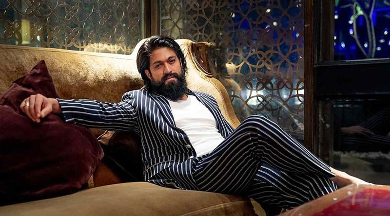 গ্যাংস্টার গল্পে নতুন মোড়, চমক দিলেন যশ