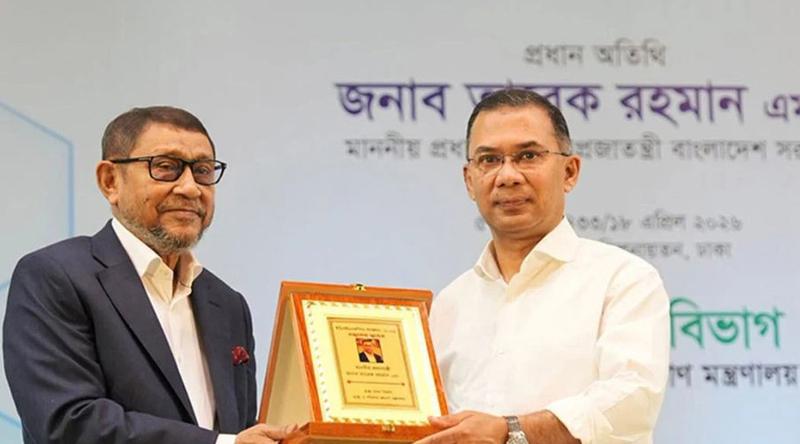 স্বাস্থ্যমন্ত্রীকে প্রধানমন্ত্রী- মন্ত্রী সাহেব প্রশংসা একটু কম কইরেন