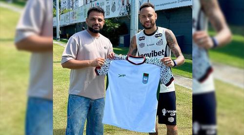 নেইমারের হাতে বাংলাদেশের জার্সি!