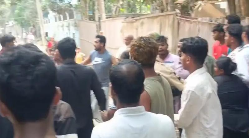 স্ত্রীকে তালাক দিয়ে নতুন বিয়ের প্রস্তুতি, দুই পক্ষের সংঘর্ষে আহত ৭