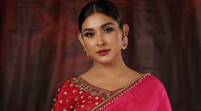 আজ জনপ্রিয় অভিনেত্রী মেহজাবীনের জন্মদিন