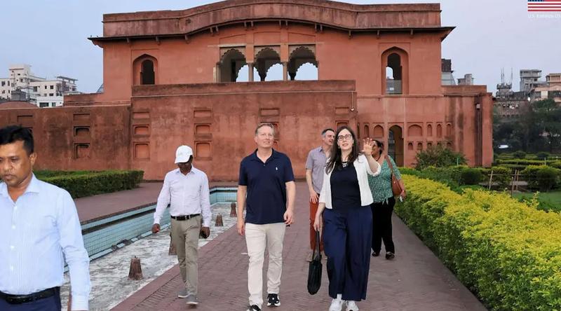 লালবাগ কেল্লা পরিদর্শন করেছেন মার্কিন বিশেষ দূত