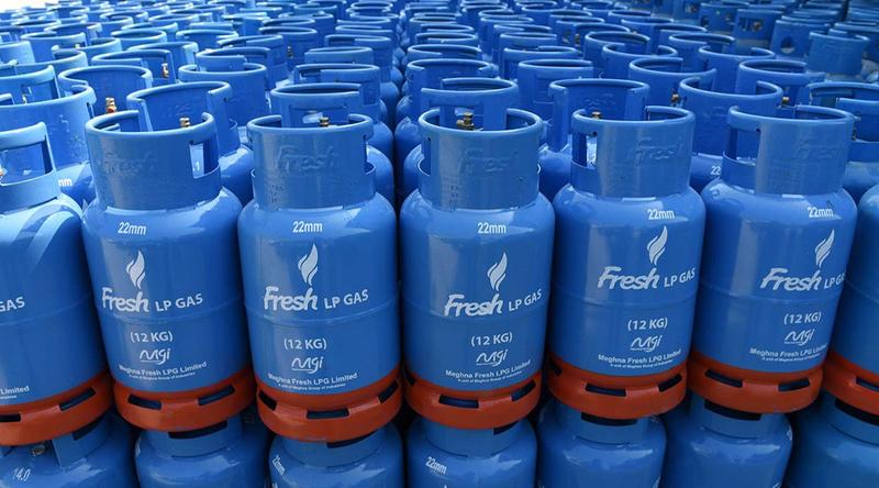 এক মাসে দুইবার বাড়লো এলপিজির দাম, ১২ কেজি ১৯৪০ টাকা