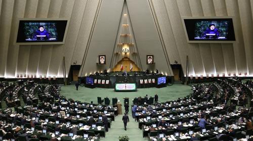 যুদ্ধ নিয়ে এবার পার্লামেন্টে নতুন ঘোষণা দিলো ইরান