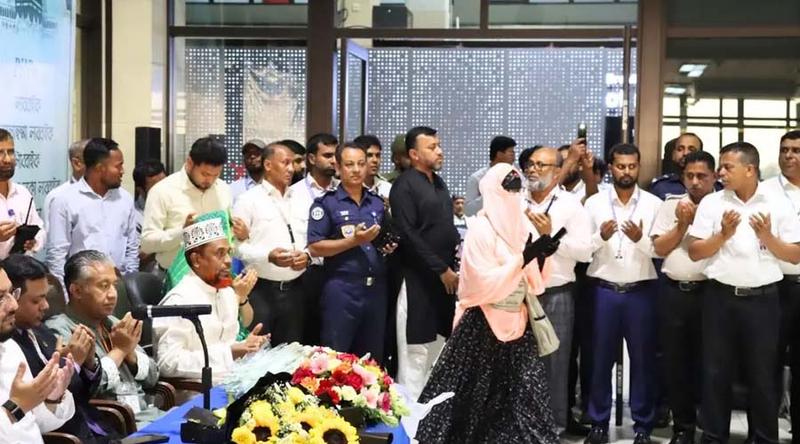 শাহ আমানতে পবিত্র হজ্জ ফ্লাইট কার্যক্রমের উদ্বোধন, ১৬ ফ্লাইটে যাবেন ৬ হাজার হাজি