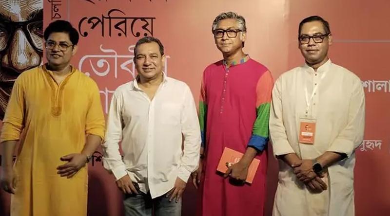 তৌকীর আহমেদের ৬০ বছর পূর্তি উদযাপন করলেন অভিনয় শিল্পীরা