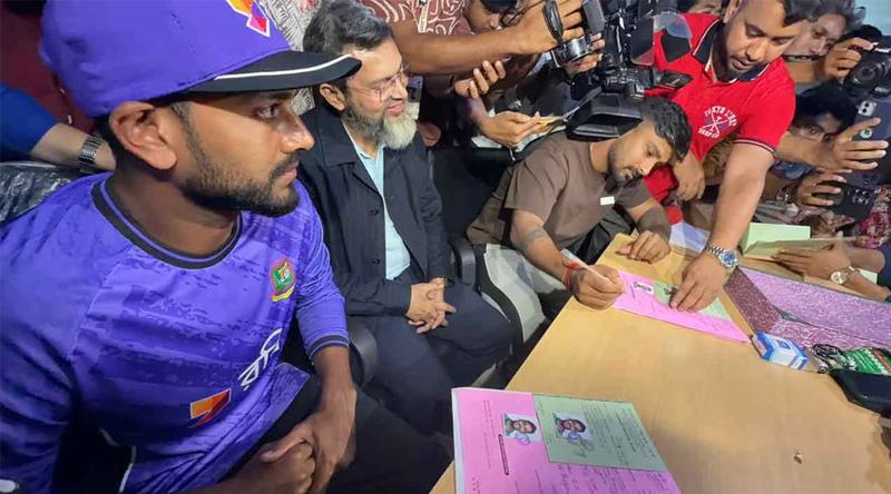 লিটন-মিরাজকে দলে ভেড়াল লেজেন্ডস অব রূপগঞ্জ