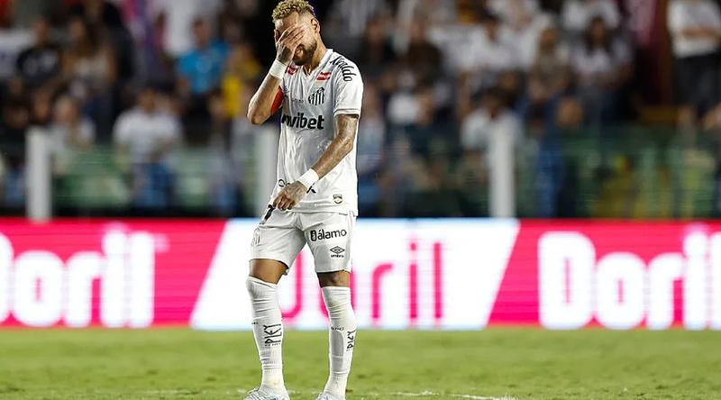 সান্তোসের হারে দুয়ো শুনলেন নেইমার, ম্যাচশেষে জড়ালেন বিতর্কে