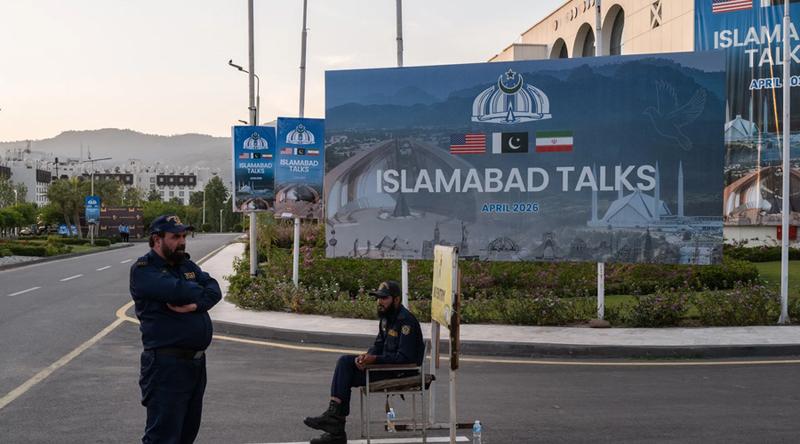 ইরানি জাহাজ আটকের জেরে ইসলামাবাদ বৈঠক ভেস্তে যাওয়ার শঙ্কা: আল জাজিরা