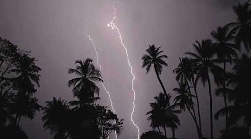 সন্ধ্যার মধ্যে চার অঞ্চলে ৬০ কিমি বেগে বজ্রবৃষ্টির আভাস