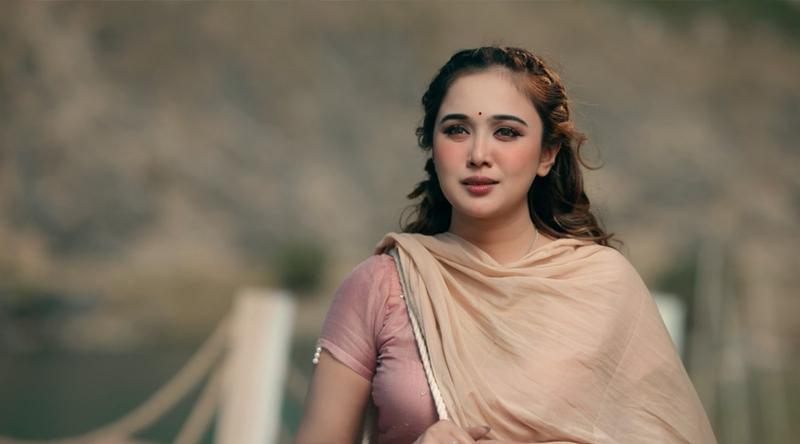 মনোনয়ন না পেয়ে যা বললেন অভিনেত্রী চমক