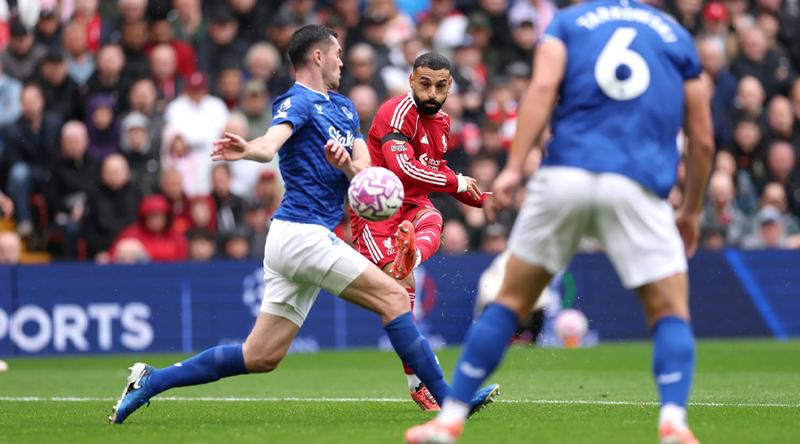 শেষ মুহূর্তের গোলে এভারটনের মাঠে জয় পেল লিভারপুল