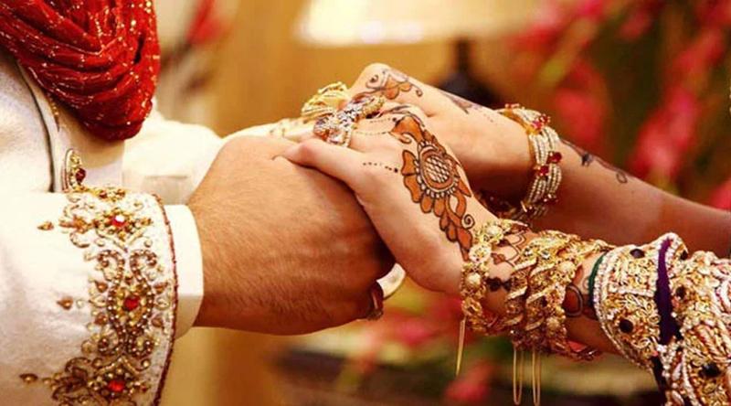 কিশোরগঞ্জে বিয়ের আসরেই স্বামীকে তালাক দিয়ে প্রেমিককে বিয়ে