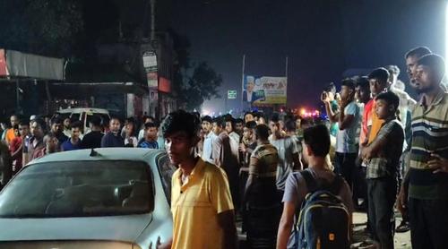 এসএসসির আগের রাতেও প্রবেশপত্র না পাওয়ায় মহাসড়ক অবরোধ পরীক্ষার্থীদের