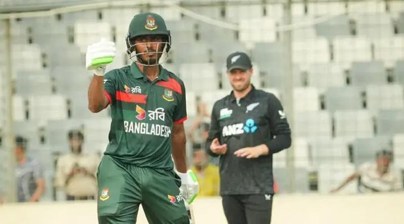 আগে টিভিতে দেখেছি, এই প্রথম সরাসরি খেলতে দেখলাম