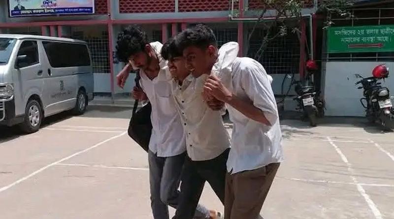 চট্টগ্রাম সিটি কলেজে শিবির-ছাত্রদল সংঘর্ষ, ক্লাস-পরীক্ষা স্থগিত