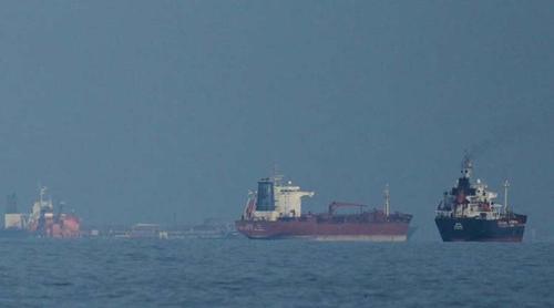 সরাসরি মার্কিন অবরোধ ভাঙল ইরানি ট্যাংকার: আইআরআইবি