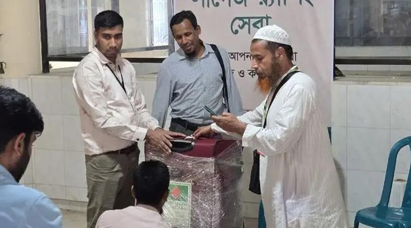 হজক্যাম্পে চালু হয়েছে লাগেজ র‌্যাপিং সেবা