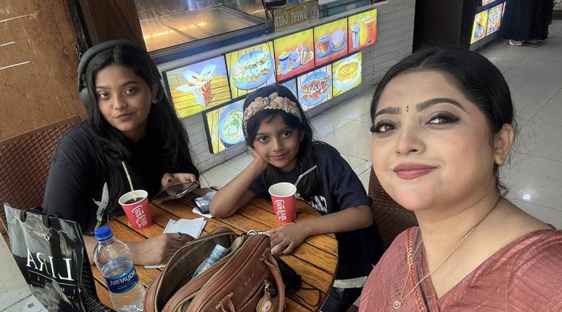 দুই মেয়েকে কাছে পেয়ে নতুন জীবন সালমার