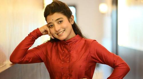 অ্যাবস না বাইসেপস কেমন পুরুষে মুগ্ধ আরাত্রিকা?