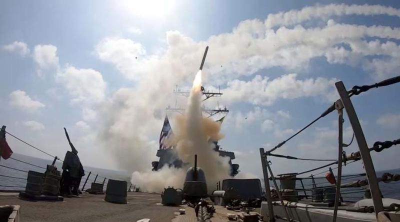 ক্ষেপণাস্ত্রের মজুতের অর্ধেক ইরান যুদ্ধেই শেষ করে ফেলেছে যুক্তরাষ্ট্র: সিএসআইএস