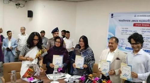 মোবাইল ফোনের সহজলভ্যতায় সাধারণ মানুষই এখন ‘সিটিজেন জার্নালিস্ট’