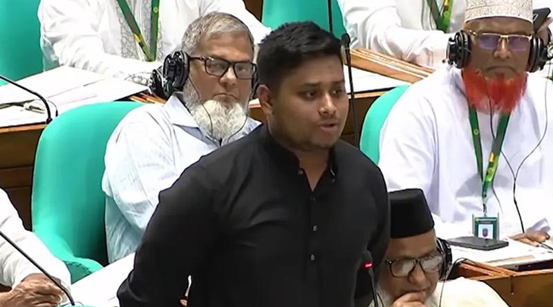 ট্যাক্স ফ্রি নয়, সরকারি মালিকানাধীন গাড়ি চেয়েছি: হাসনাত আবদুল্লাহ